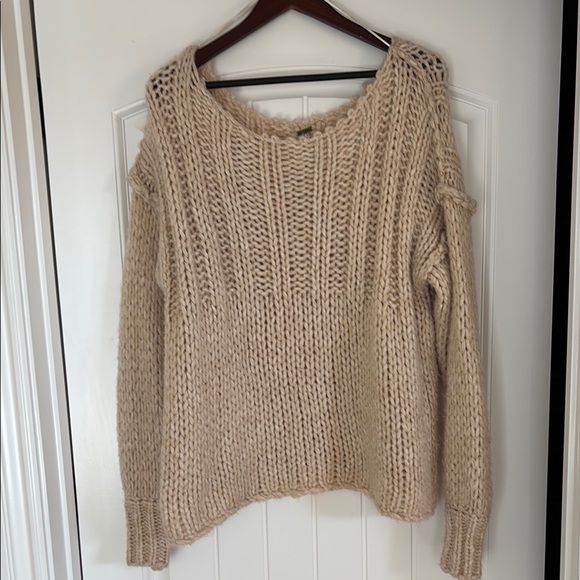 Free People Tan Cream Peachy Soft Chunky Knit Oversized Sweater Women’s XS - Picture 2 of 11